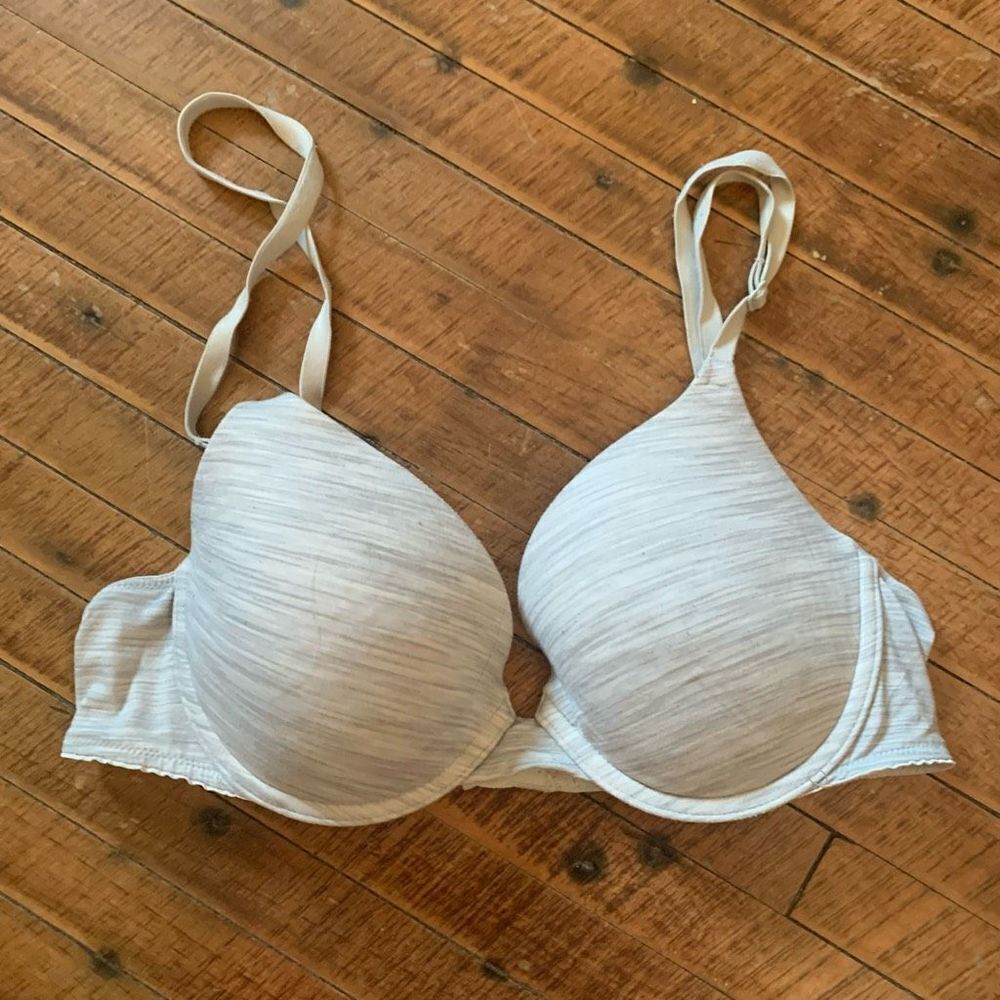 Victoria’s Secret heathered gray 32D push-up date night bra